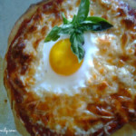 Sunny-Side Up Personal Pizzas!
