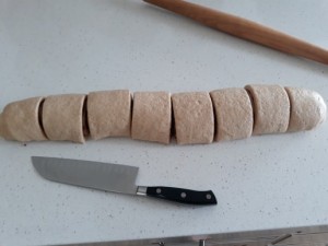Cinnamon Rolls Cut 2