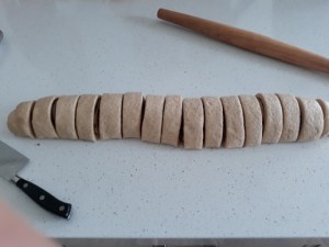 Cinnamon Rolls Cut 3